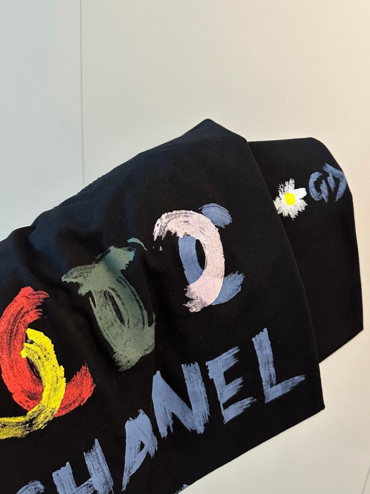 シャネル GD 半袖Tシャツ グラフィティ デイジー オシャレ A30389