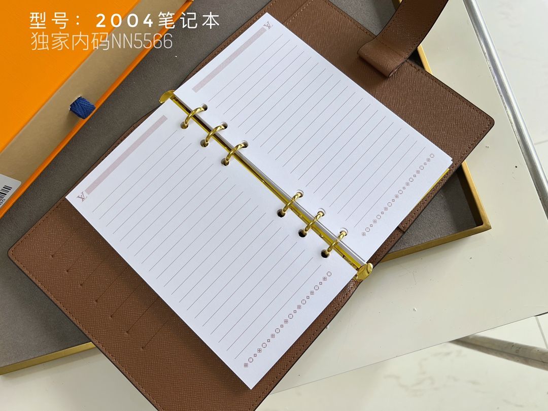 ルイヴィトン メモ帳カバー クレジットカード収納でき A30401