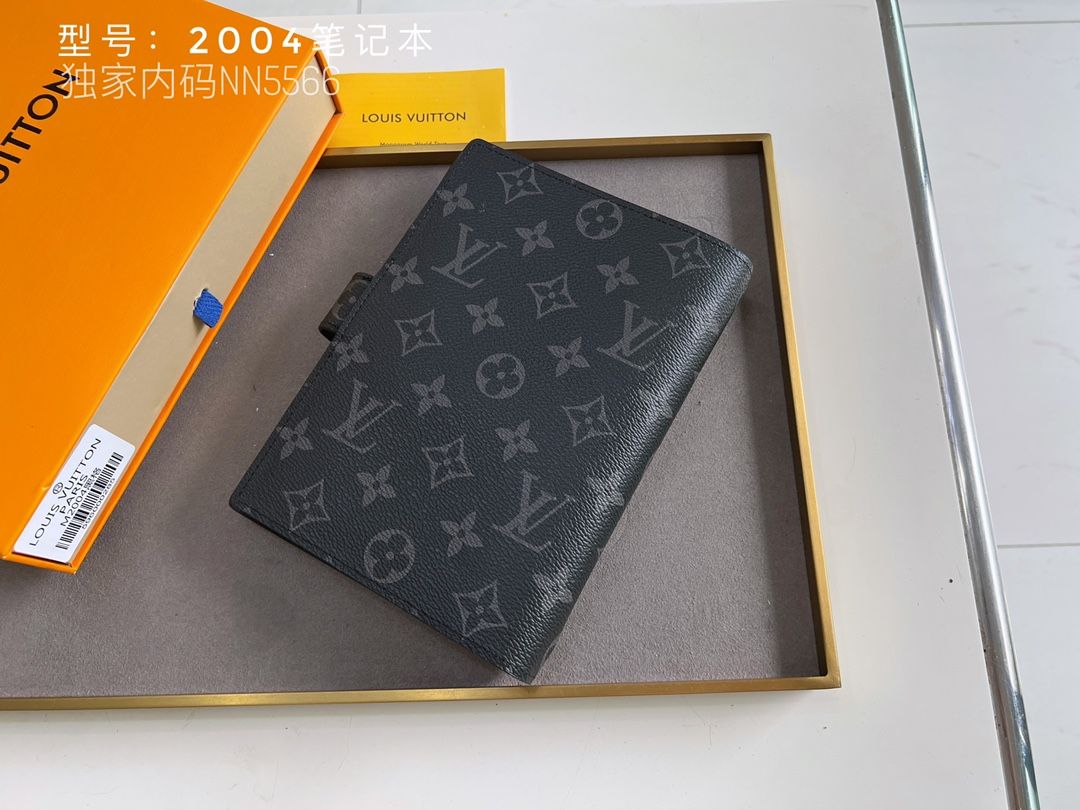 ルイヴィトン メモ帳カバー クレジットカード収納でき A30401