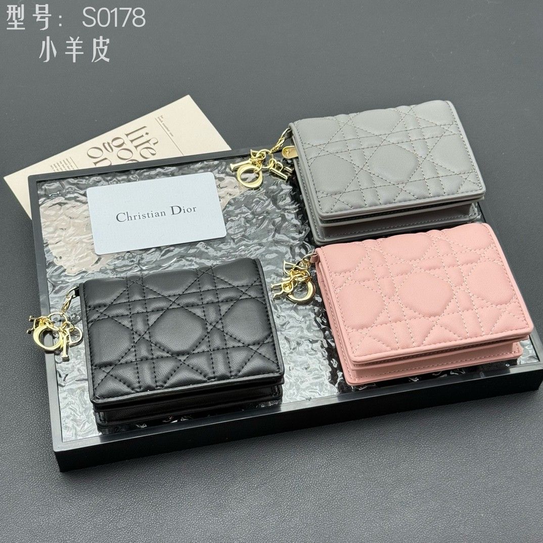 ディオール カードケース 短財布 パテントレザー A30400
