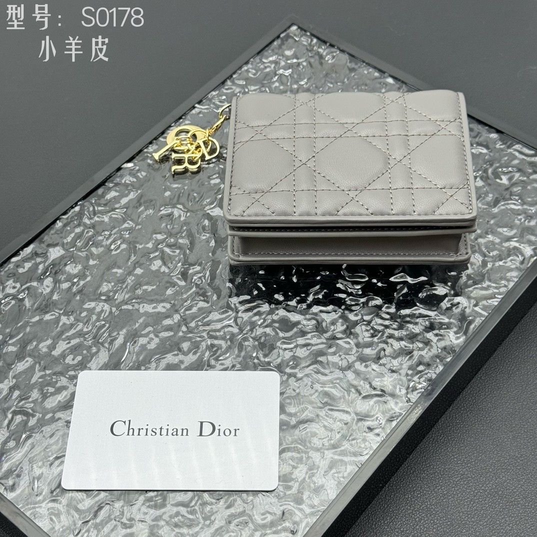 ディオール カードケース 短財布 パテントレザー A30400