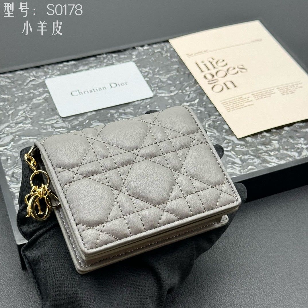 ディオール カードケース 短財布 パテントレザー A30400