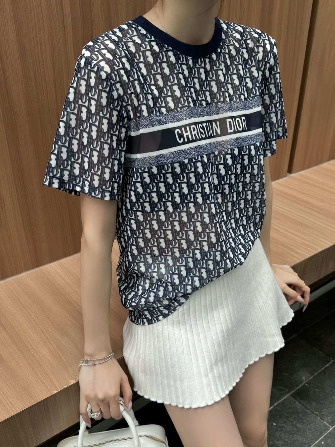 ディオール 半袖tシャツ メッシュボトムシャツ プリント 高級感 A30395