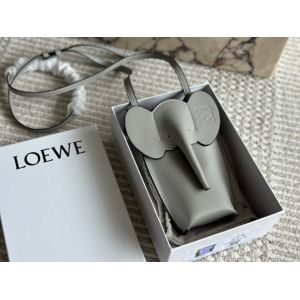 ロエベ スマホポーチ レザー 携帯バッグ ゾウ 可愛い 多色 ミニバッグ 高品質 A30423