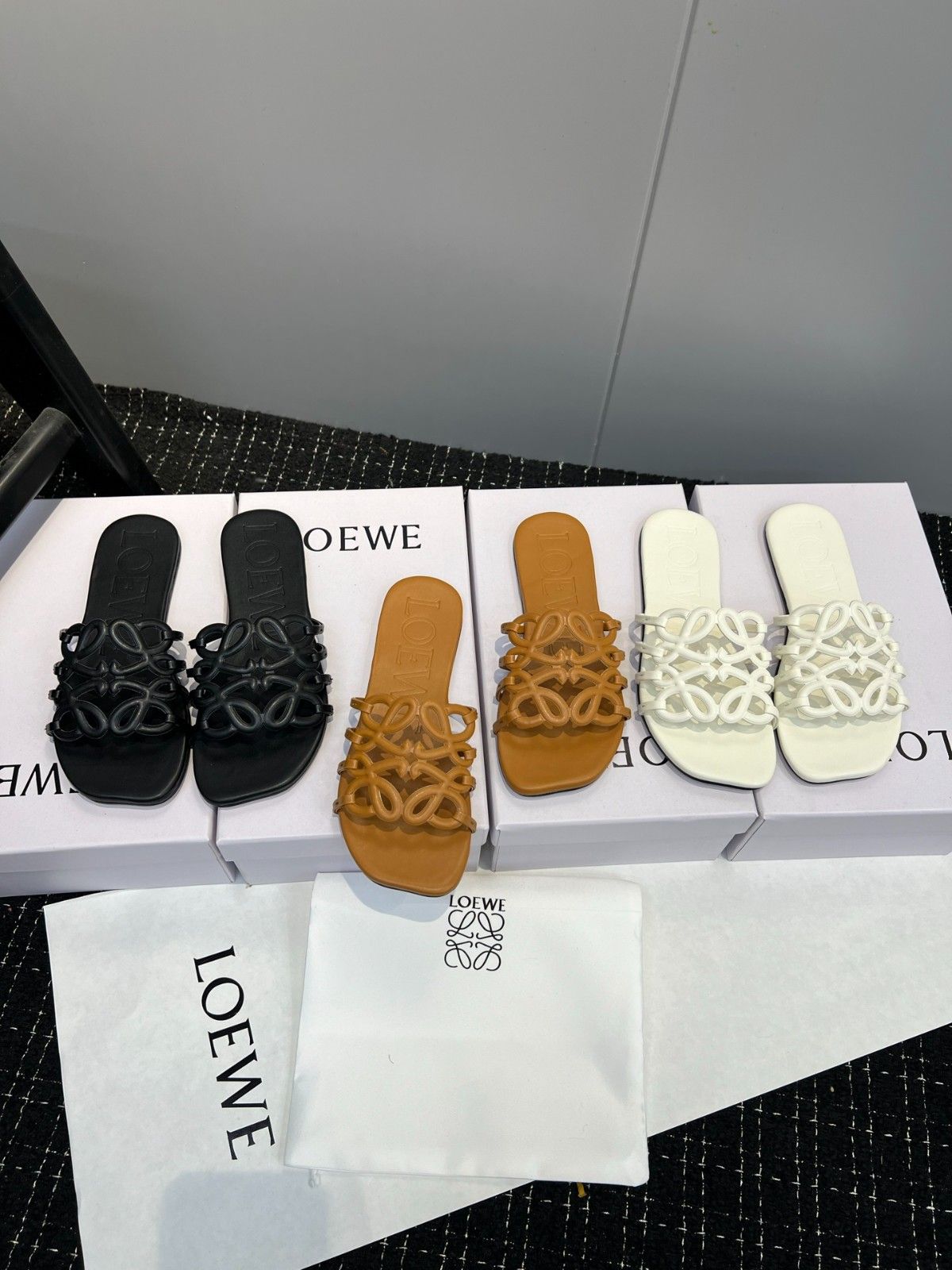 ロエベ サンダル レディース スリッパ レザー オシャレ A30414