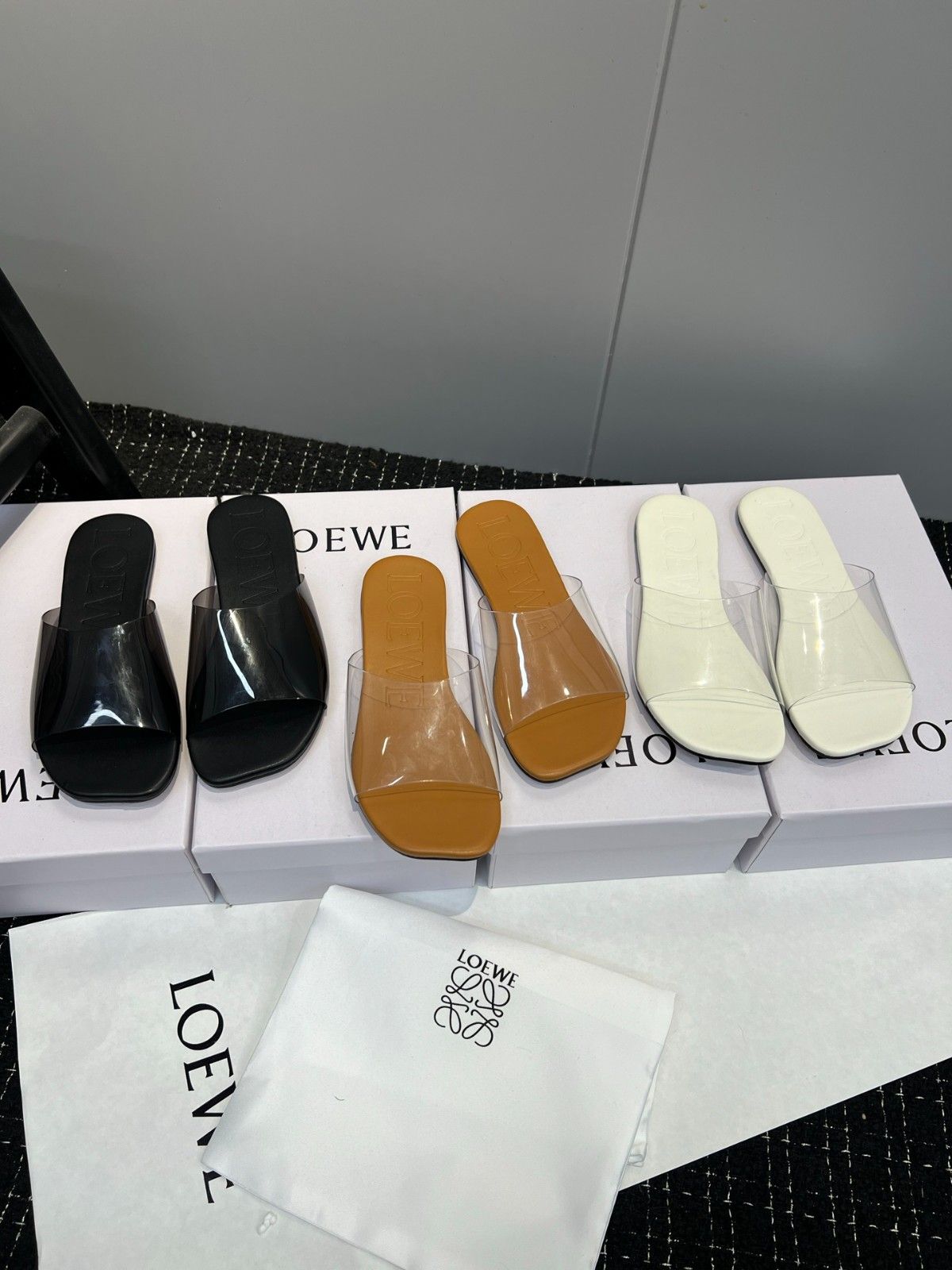 ロエベ サンダル レディース スリッパ レザー オシャレ A30414