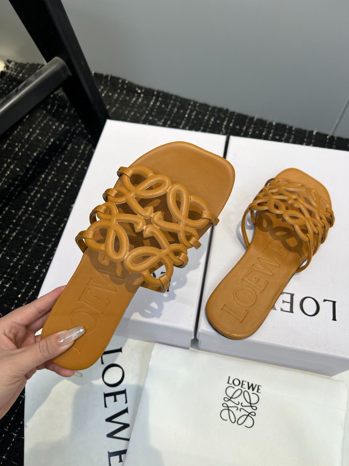 ロエベ サンダル レディース スリッパ レザー オシャレ A30414