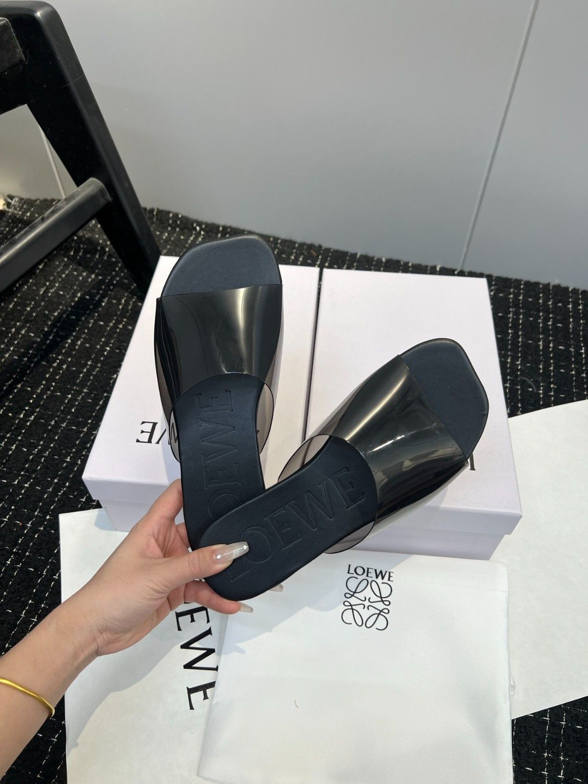 ロエベ サンダル レディース スリッパ レザー オシャレ A30414