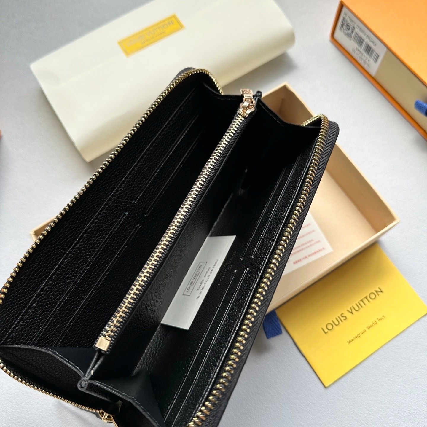 ルイヴィトン 長財布 牛革エンボス加工 現金 カード 領収書など収納 A30416