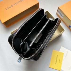 ルイヴィトン 長財布 手持ち用のハンドル付き 大容量 A30415