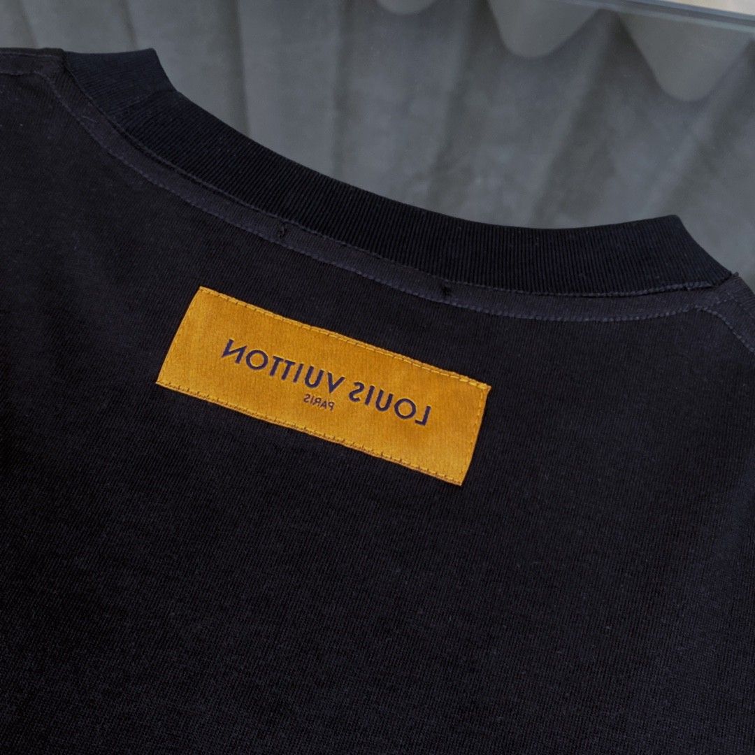 ルイヴィトン 半袖 Tシャツ クラシック ラウンドネック 男女向け A30427