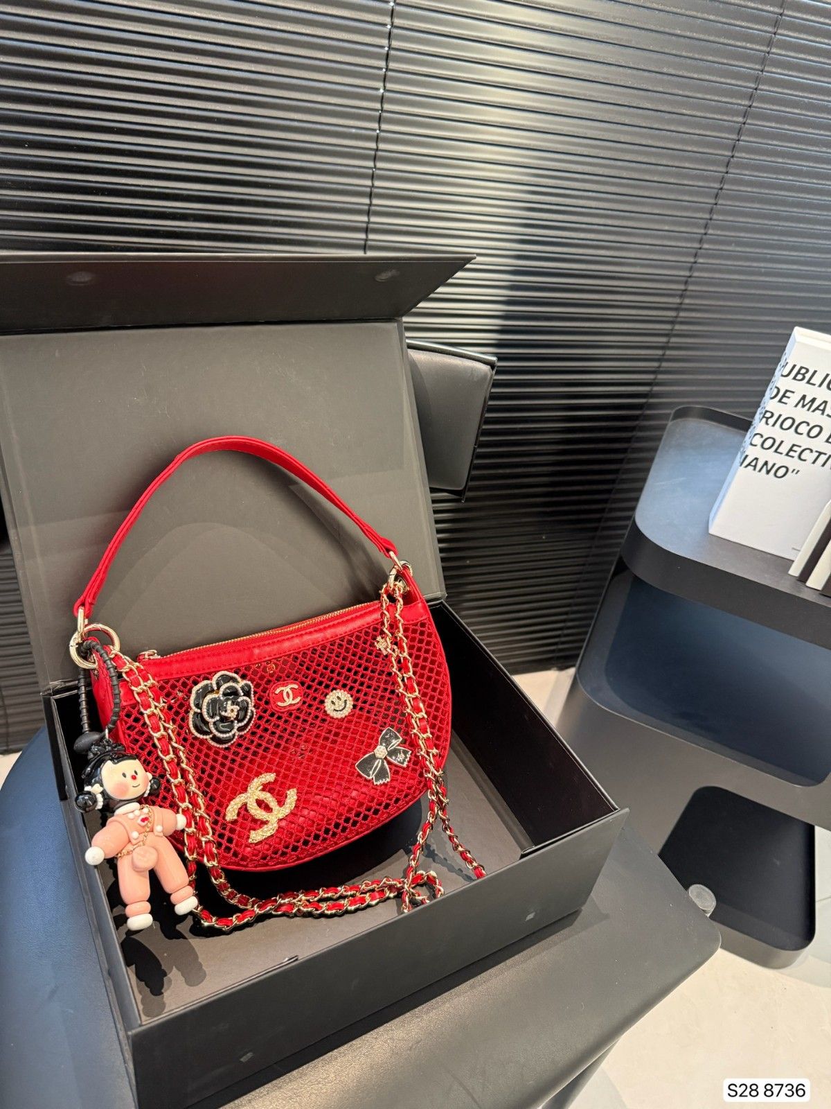 シャネル ショルダーバッグ ホローメッシュ 可愛い A30440