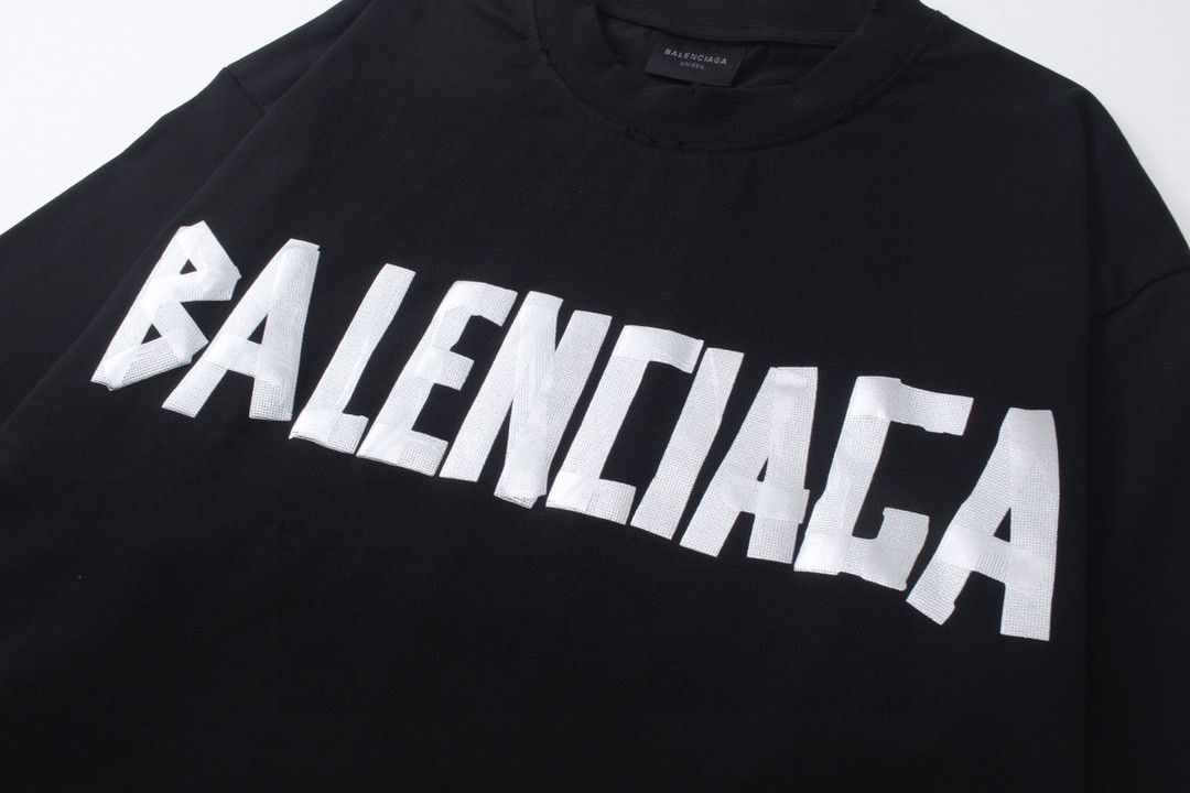バレンシアガ 半袖Tシャツ クラシック プリント 高品質 A30436