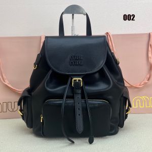 ミュウミュウ バックパック レザー マルチポケットデザイン A30455