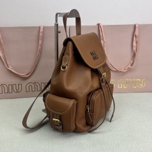ミュウミュウ バックパック レザー マルチポケットデザイン A30455