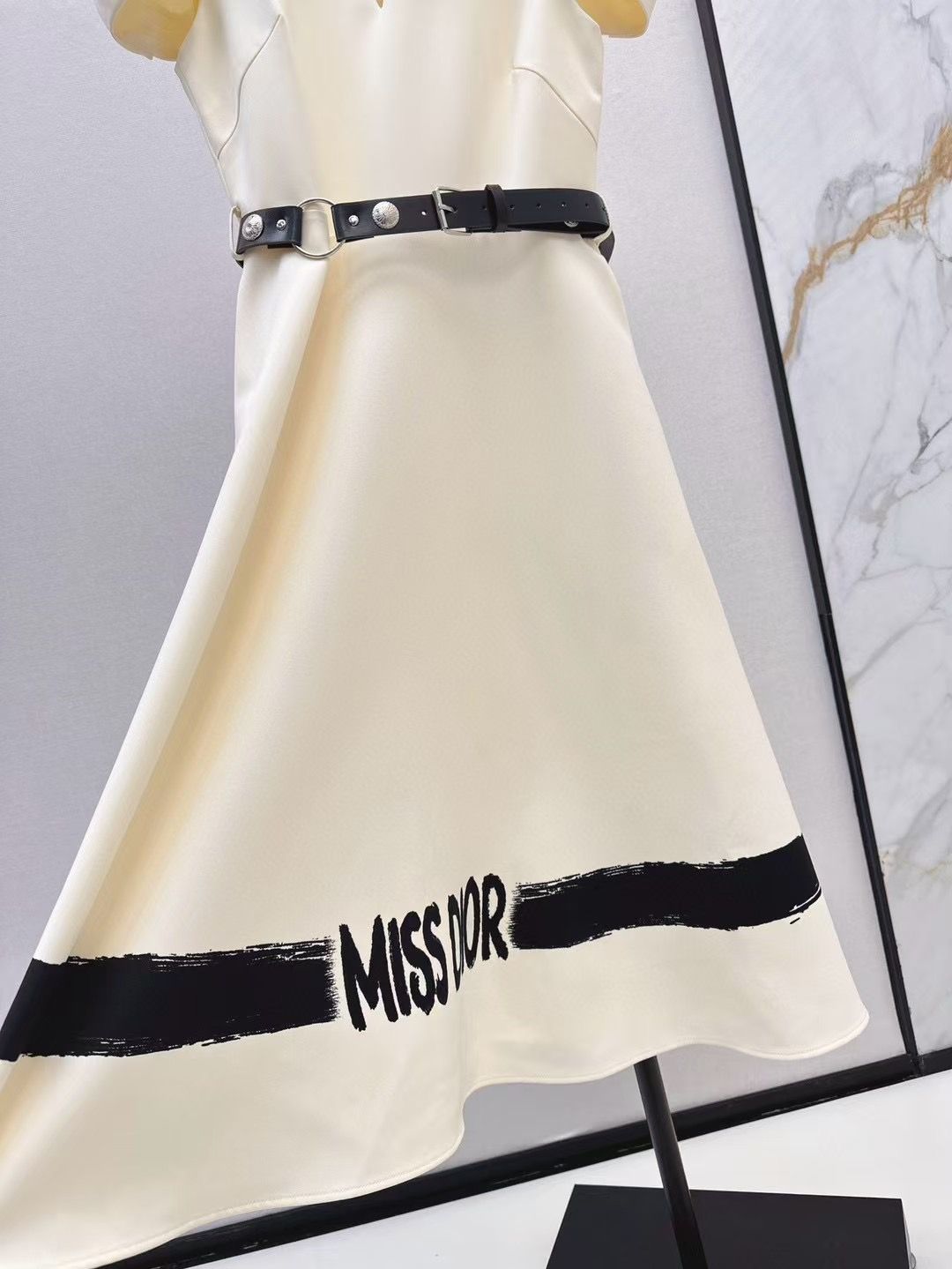 ディオール MISS DIOR ワンピース パフスリーブドレス オシャレ A30450
