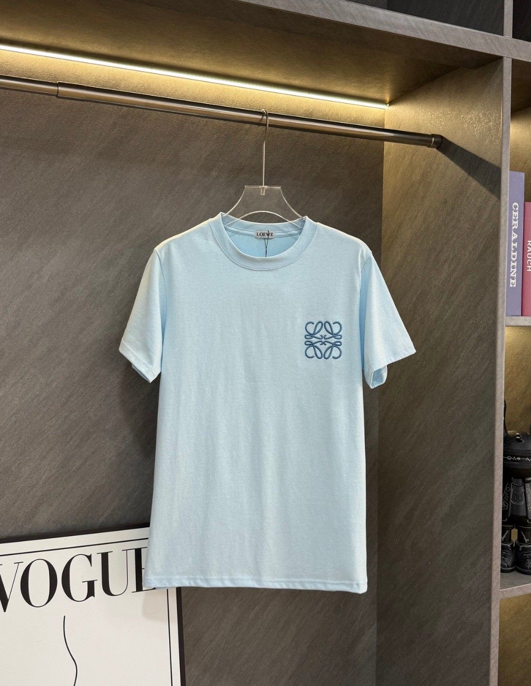 ロエベ 半袖Tシャツ 同色のロゴ刺繍入り ラウンドネック A30459