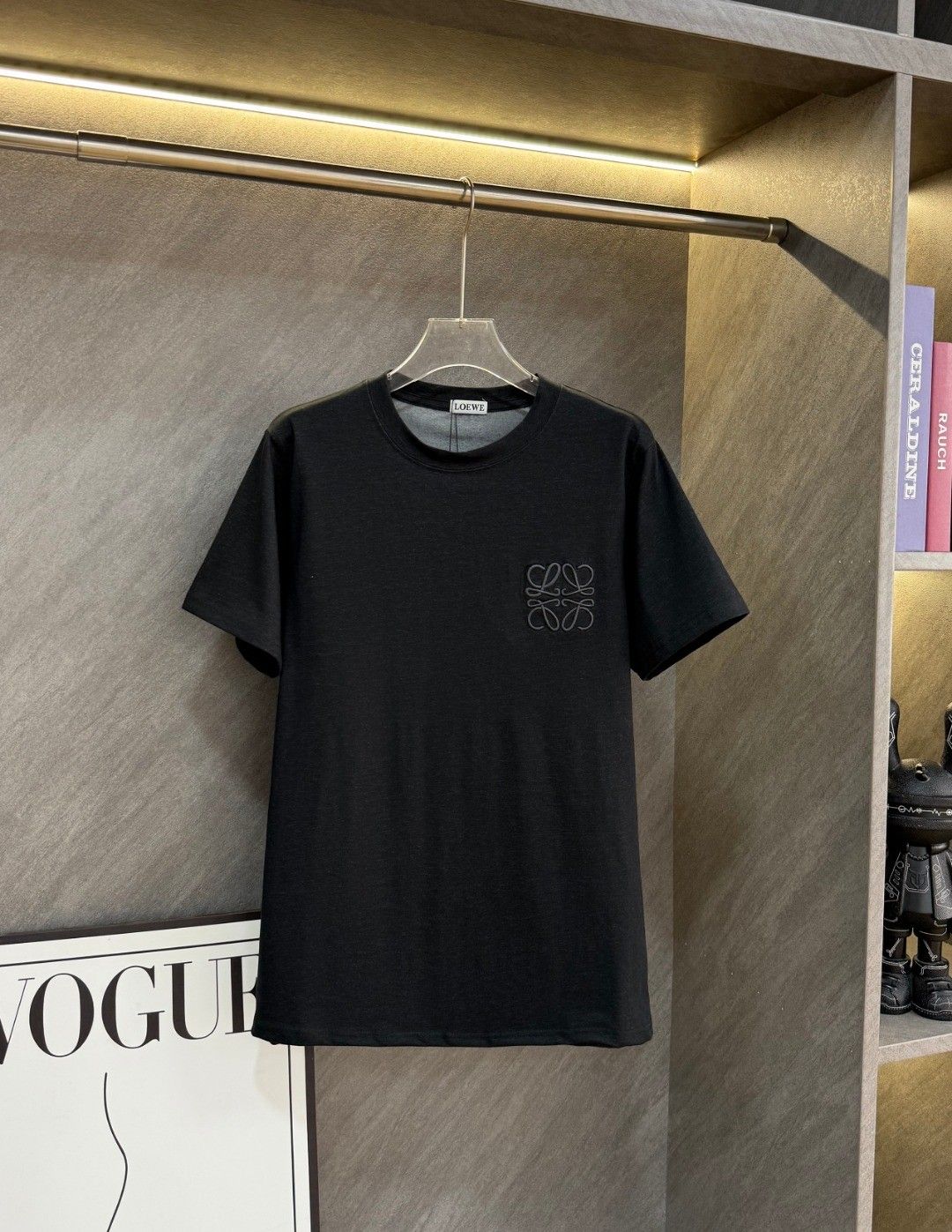 ロエベ 半袖Tシャツ 同色のロゴ刺繍入り ラウンドネック A30459