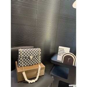 ブルガリ Serpenti Forever ショルダーバッグ キラキラ オシャレ A30467