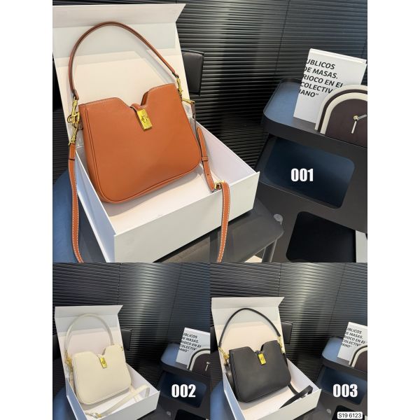 セリーヌ ショルダーバッグ レザー 人気 A30475