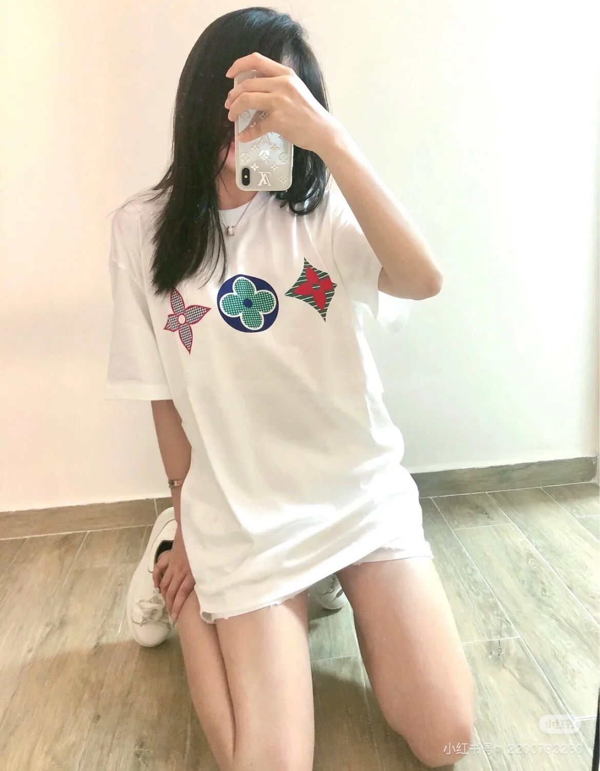 ルイヴィトン 半袖Tシャツ トレフォイルロゴ ラウンドネック A30482