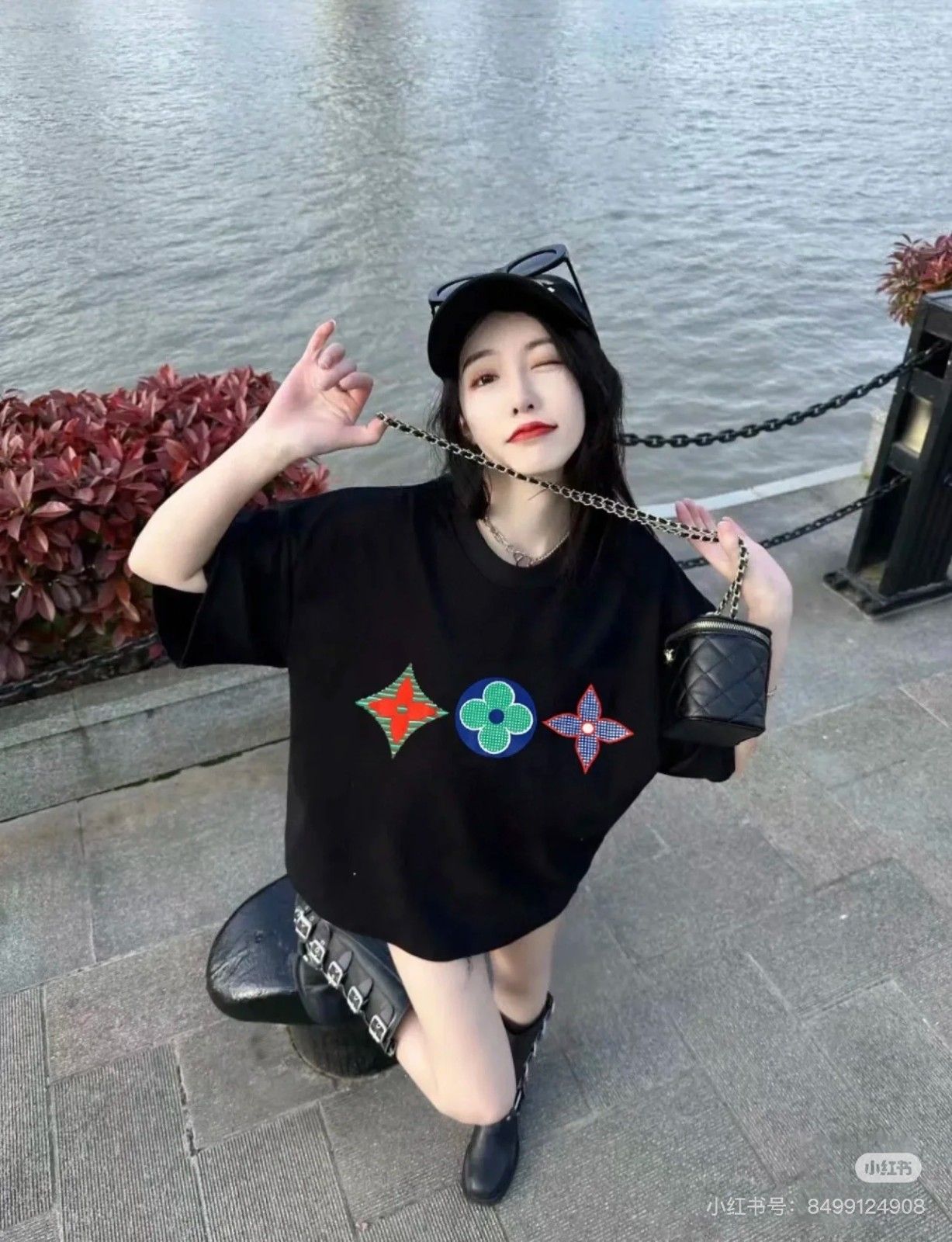 ルイヴィトン 半袖Tシャツ トレフォイルロゴ ラウンドネック A30482