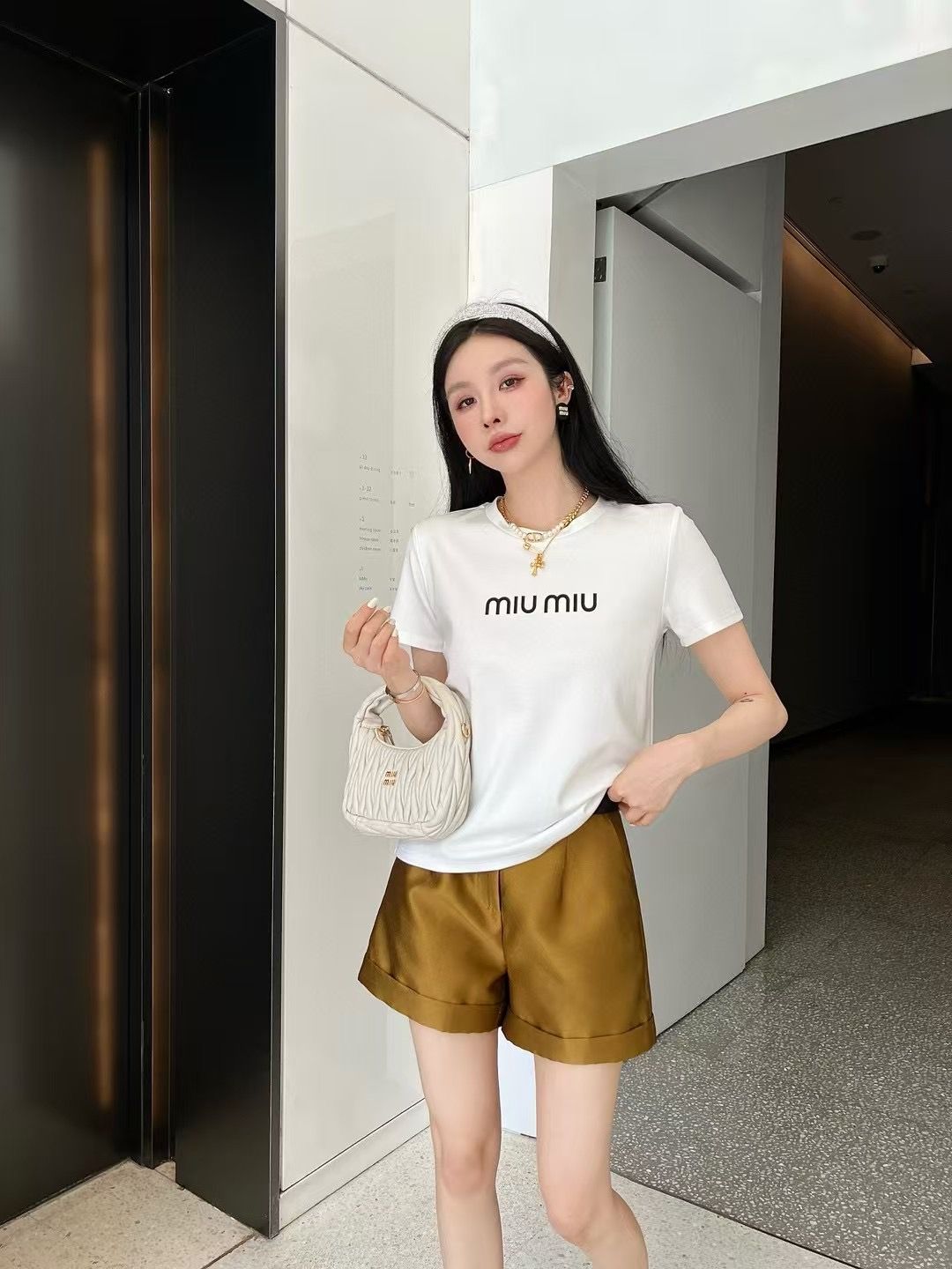 ミュウミュウ 上下セット 半袖tシャツ ショットパンツ カジュアル A30491