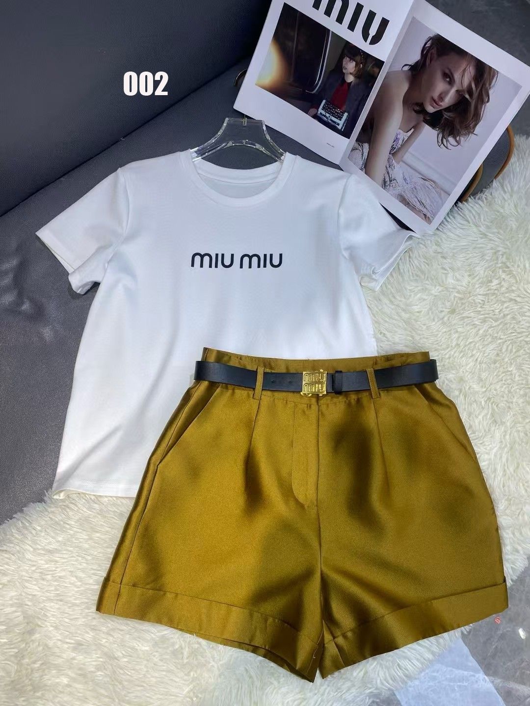 ミュウミュウ 上下セット 半袖tシャツ ショットパンツ カジュアル A30491
