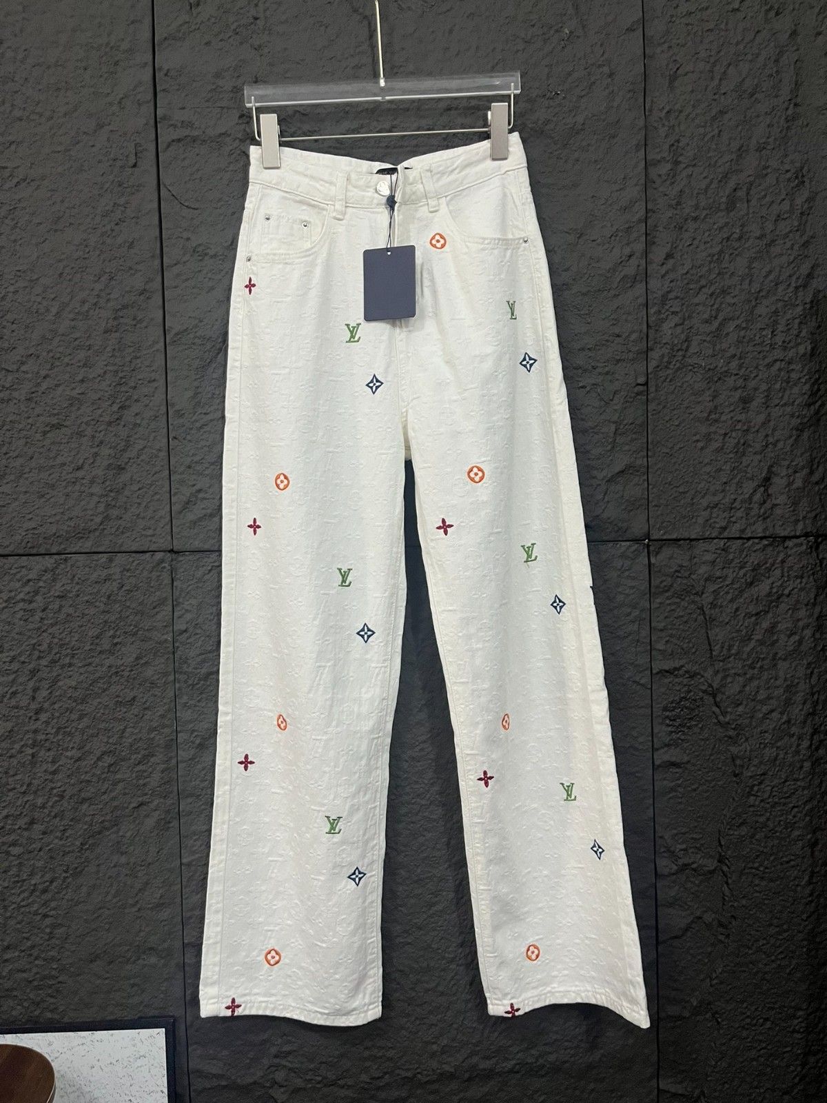 ルイヴィトン Monogram ジーンズ マカロン刺繍ロゴ A30511