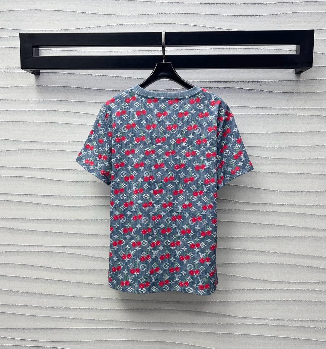 ルイヴィトン 半袖tシャツ チェリー プリント 可愛い A30508