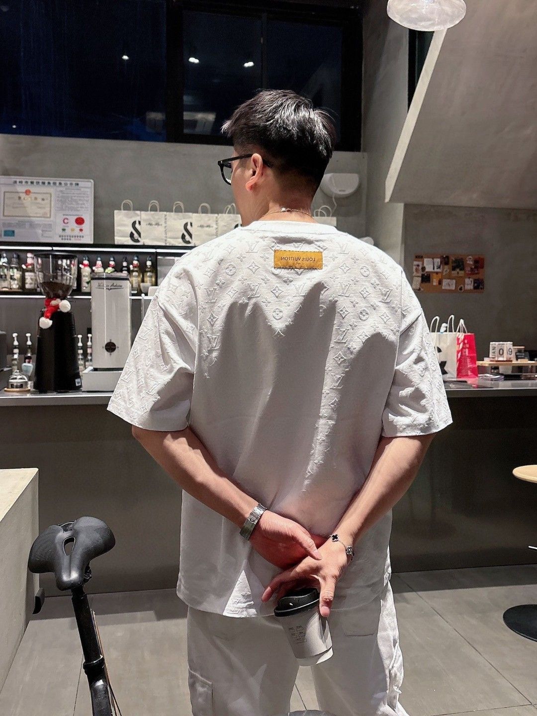 ルイヴィトン 半袖Tシャツ 夏の新作定番 ロゴジャカード A30516