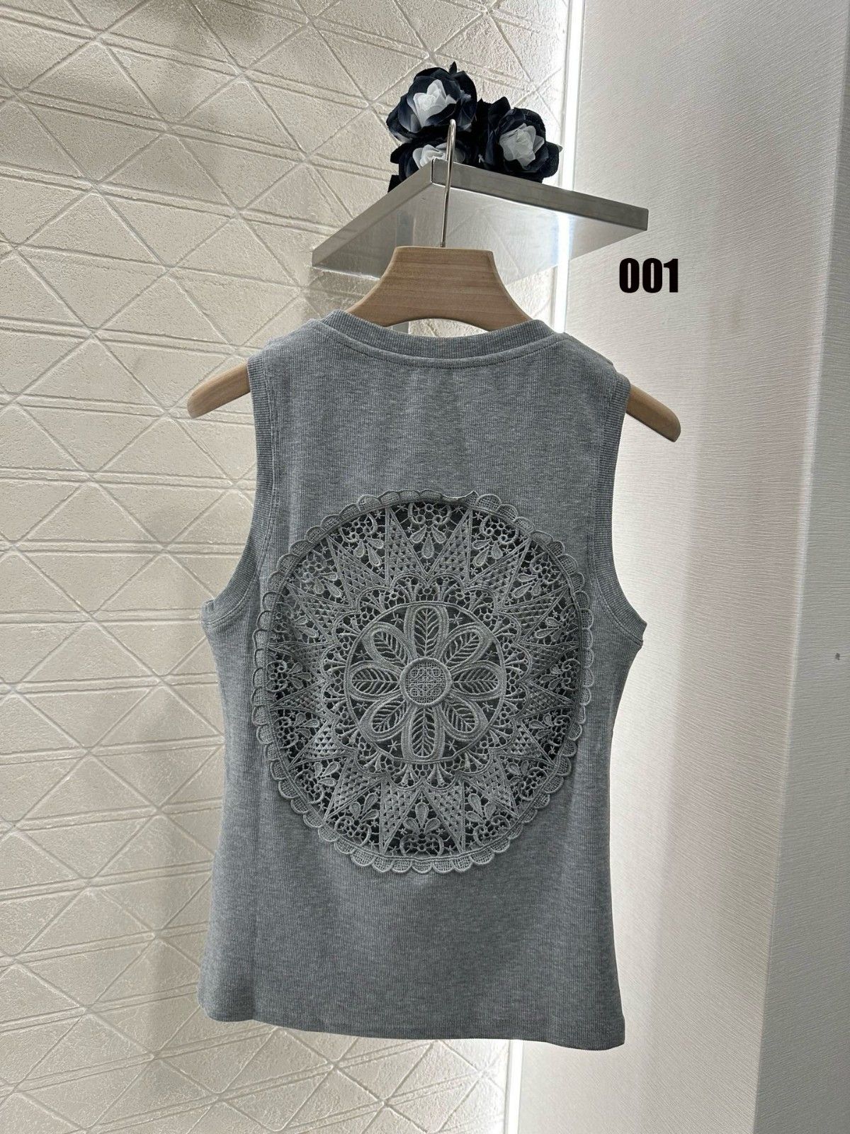 ロエベ ベスト 中空刺繍 コットン 高級感 A30537