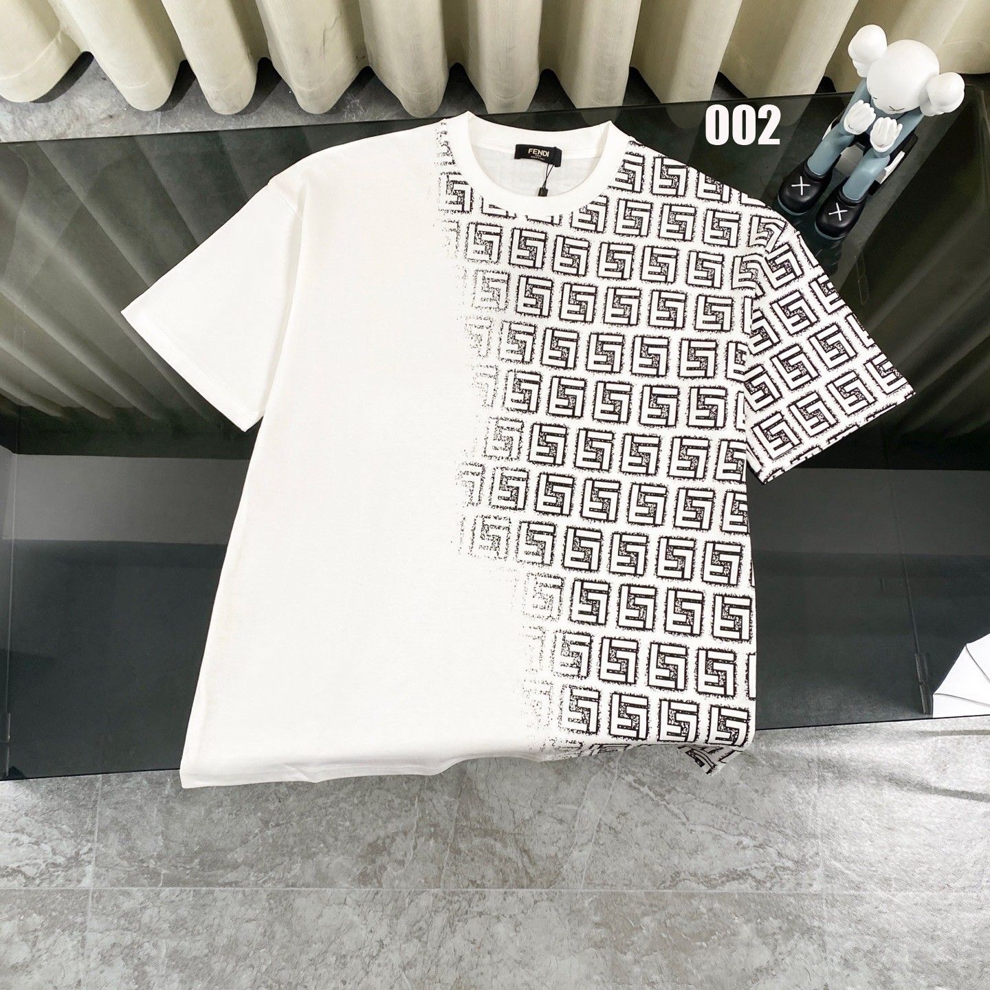 フェンディ 半袖Tシャツ クラシック ロゴ フルプリント A30536