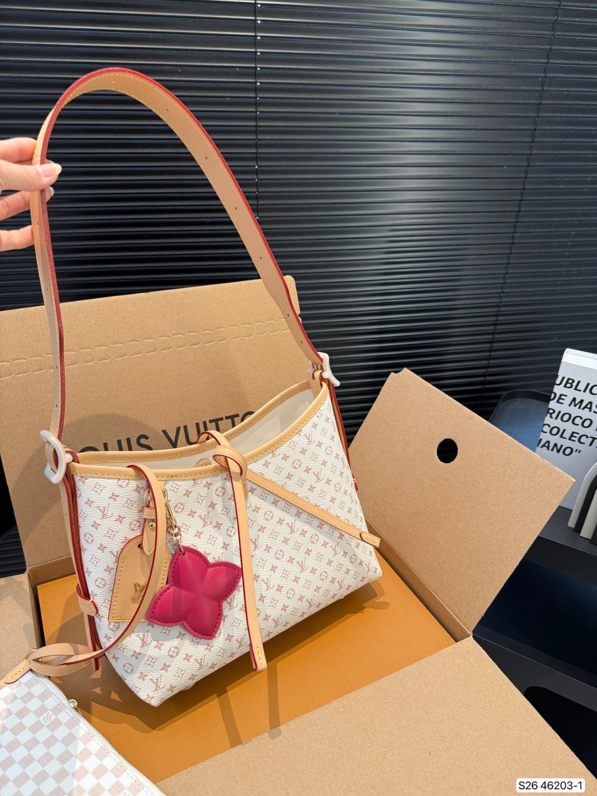 ルイヴィトン Lv Carryall ショルダーバッグ 通勤 オシャレ A30549