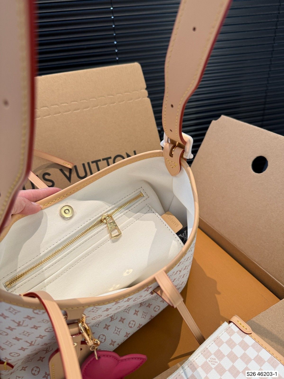 ルイヴィトン Lv Carryall ショルダーバッグ 通勤 オシャレ A30549