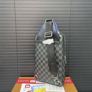 ルイヴィトン AVENUE ボディバッグ 通勤 クラシックで多用途 A30540