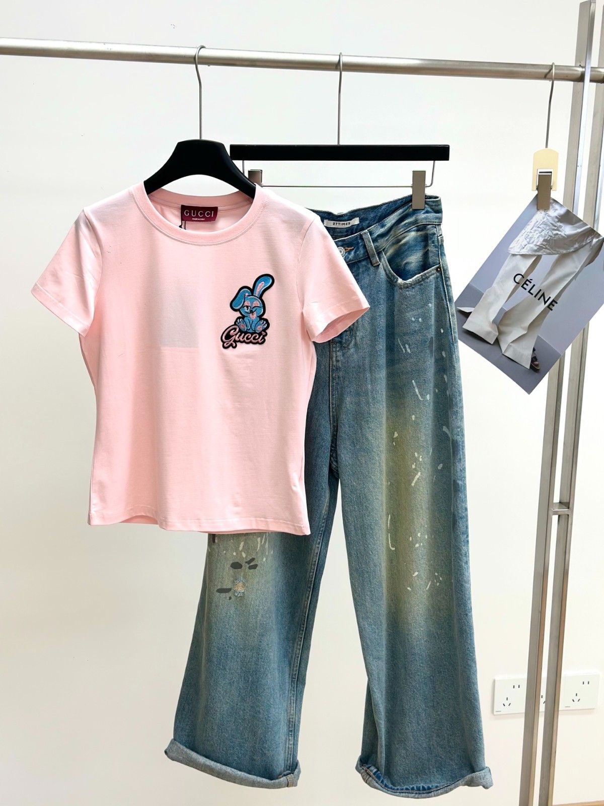 グッチ Tシャツ 刺繍入りバニー レディース 可愛い A30544