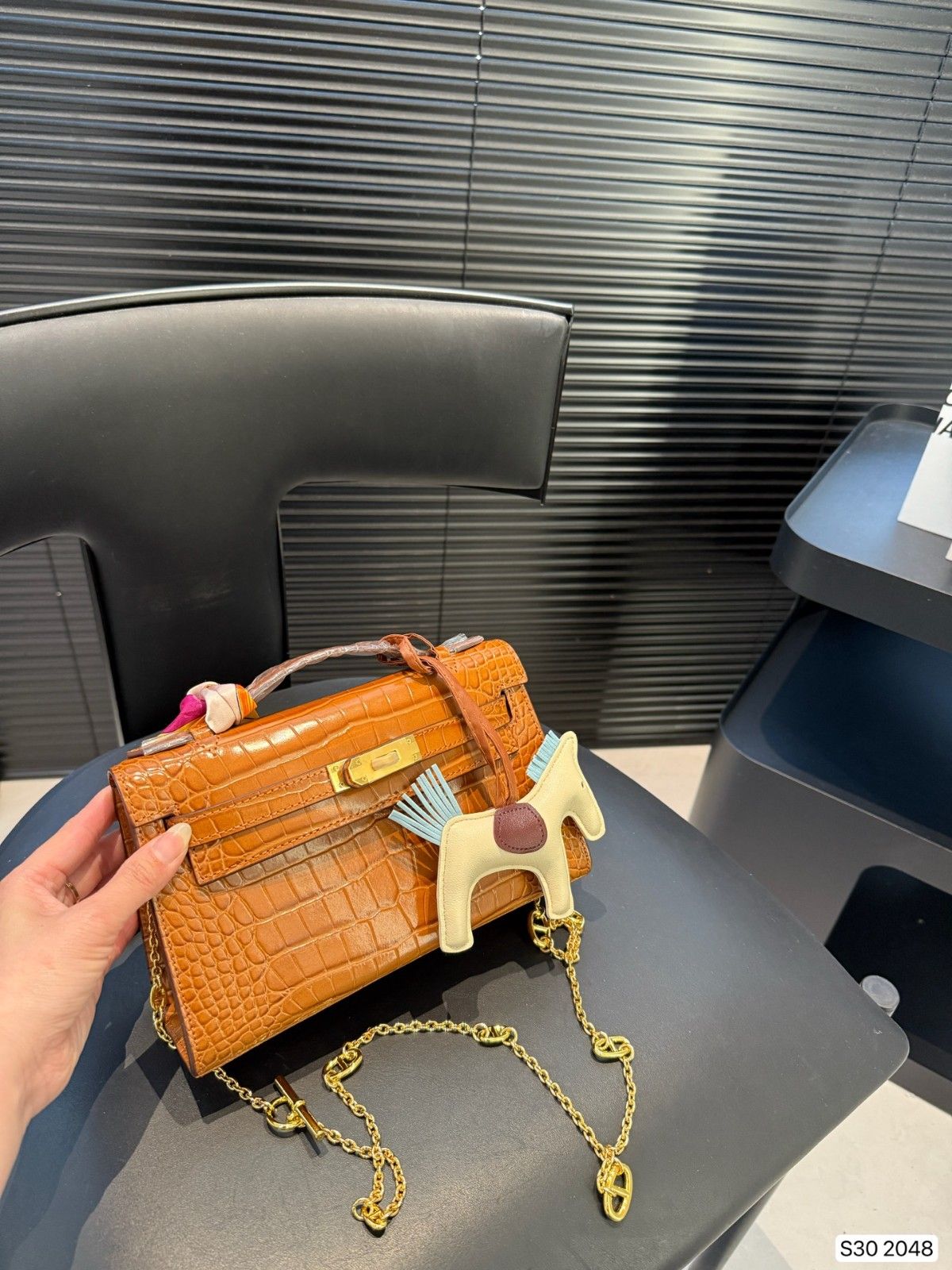 エルメス ケリー ショルダーバッグ 可愛い クラシック A30570