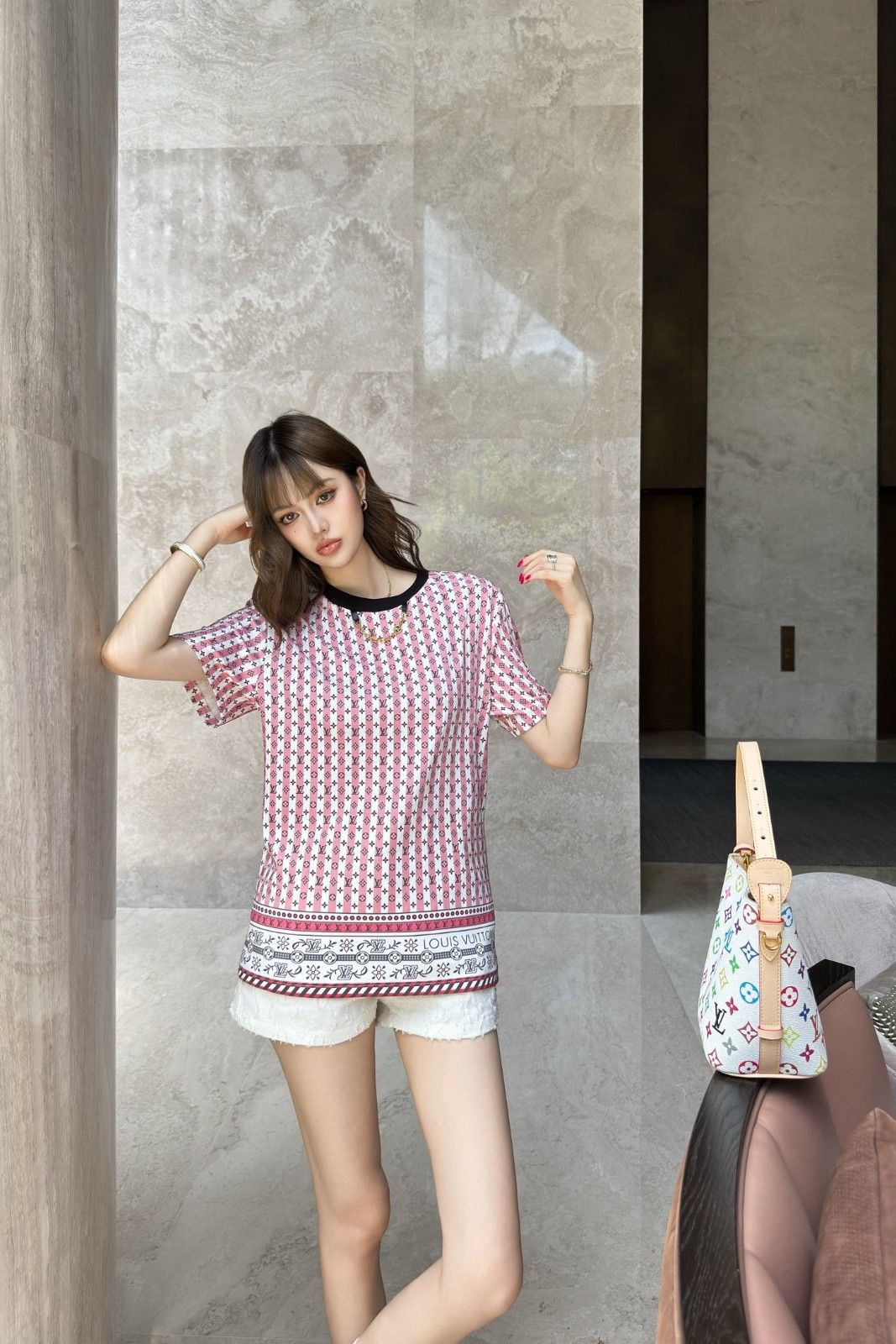ルイヴィトン 半袖tシャツ 総柄 レディース オシャレ A30574