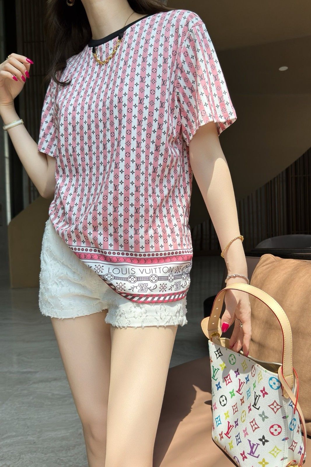 ルイヴィトン 半袖tシャツ 総柄 レディース オシャレ A30574