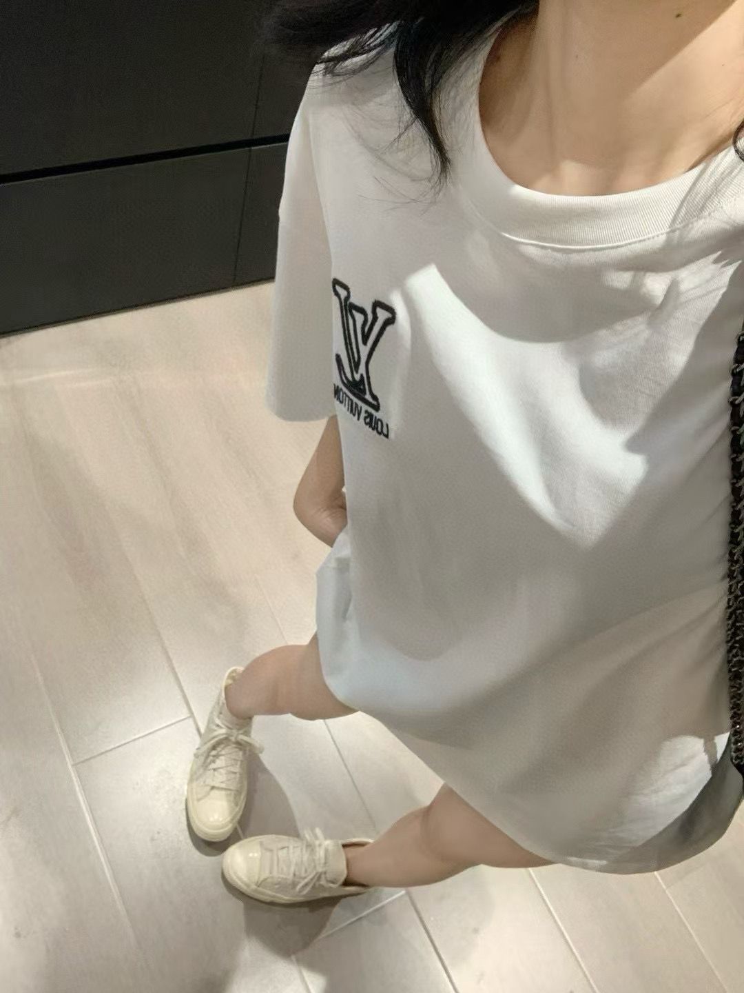 ルイヴィトン 半袖tシャツ 刺繍 日常 カジュアル A30594
