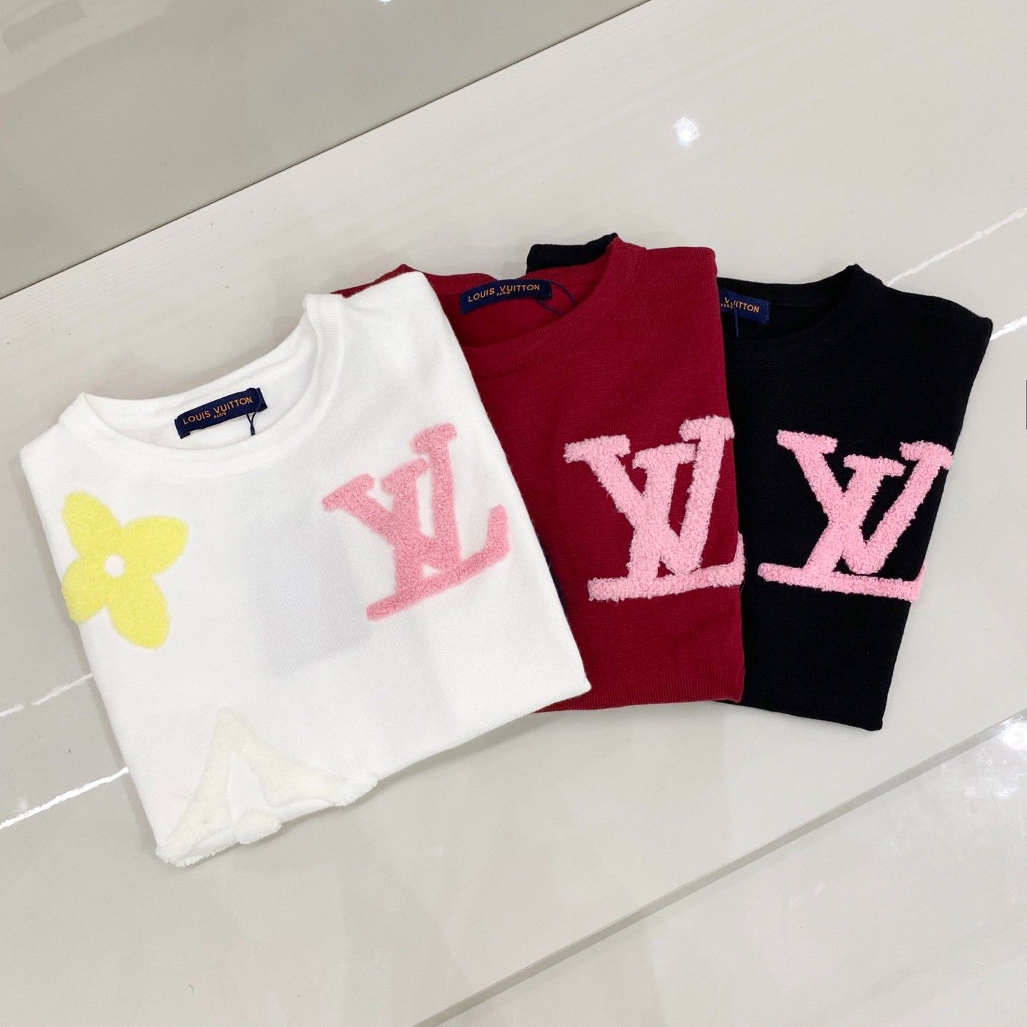 ルイヴィトン 半袖tシャツ ニット 刺繍 レディース向け A30587
