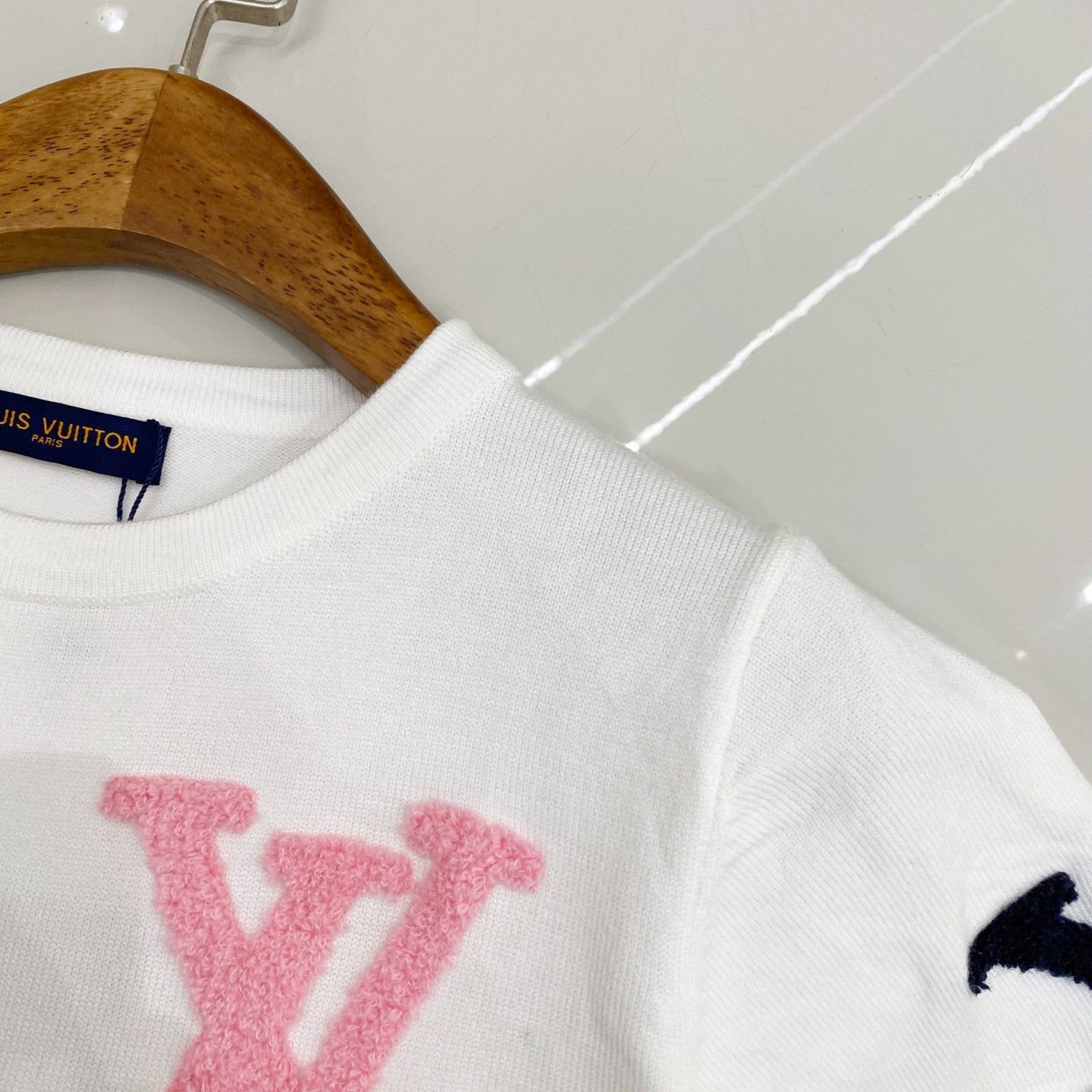 ルイヴィトン 半袖tシャツ ニット 刺繍 レディース向け A30587