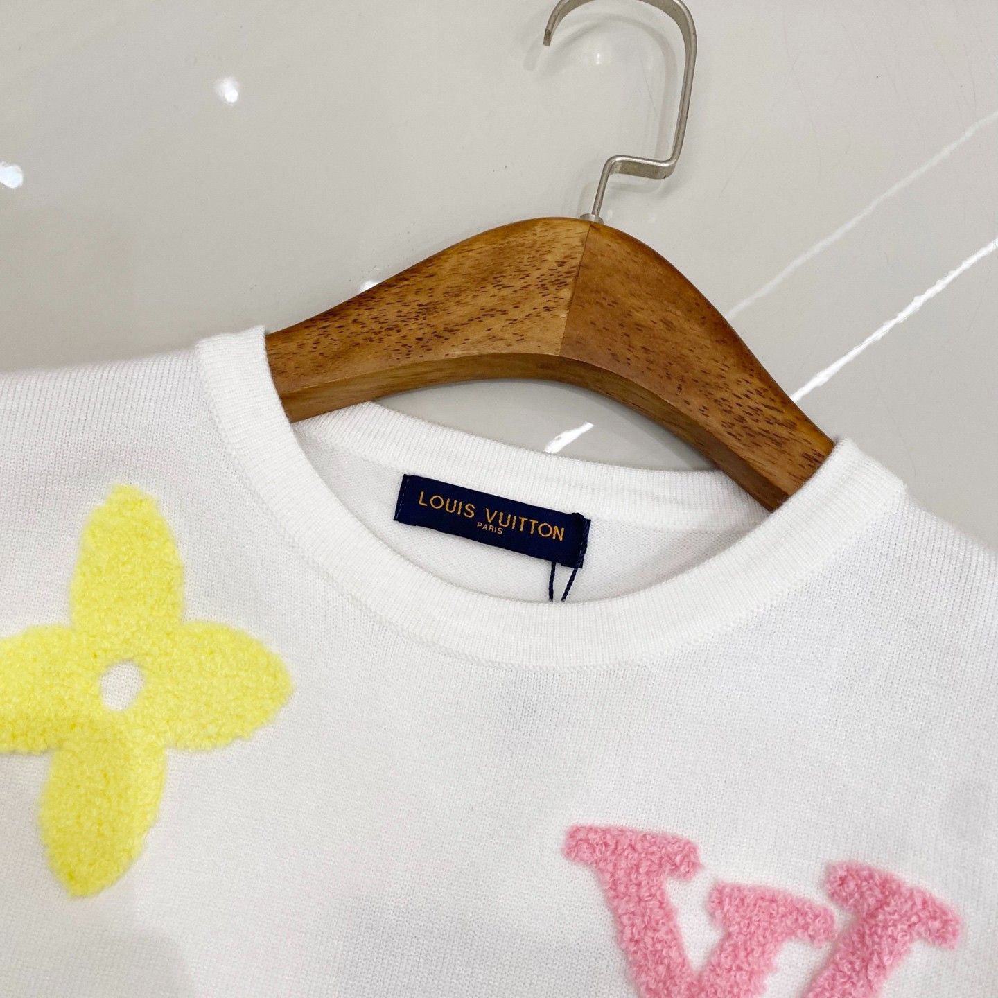 ルイヴィトン 半袖tシャツ ニット 刺繍 レディース向け A30587