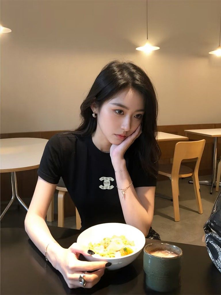 シャネル ショートTシャツ パール 刺繍ロゴ レディース A30605