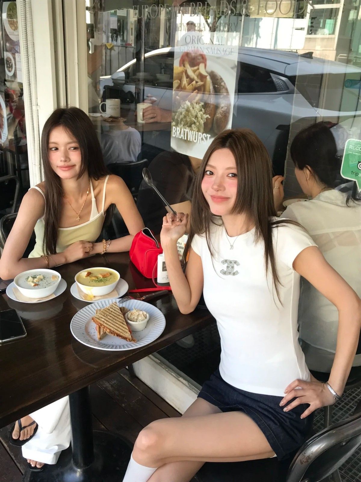 シャネル ショートTシャツ パール 刺繍ロゴ レディース A30605