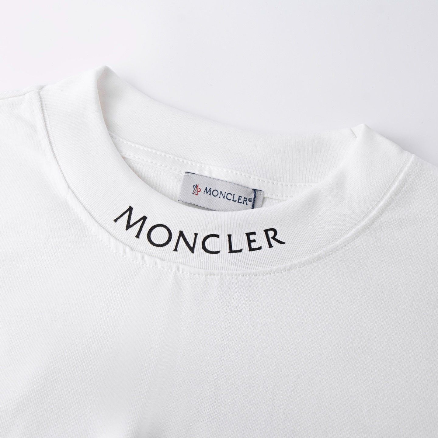モンクレール 半袖Tシャツ メンズ レディース コットン A30624