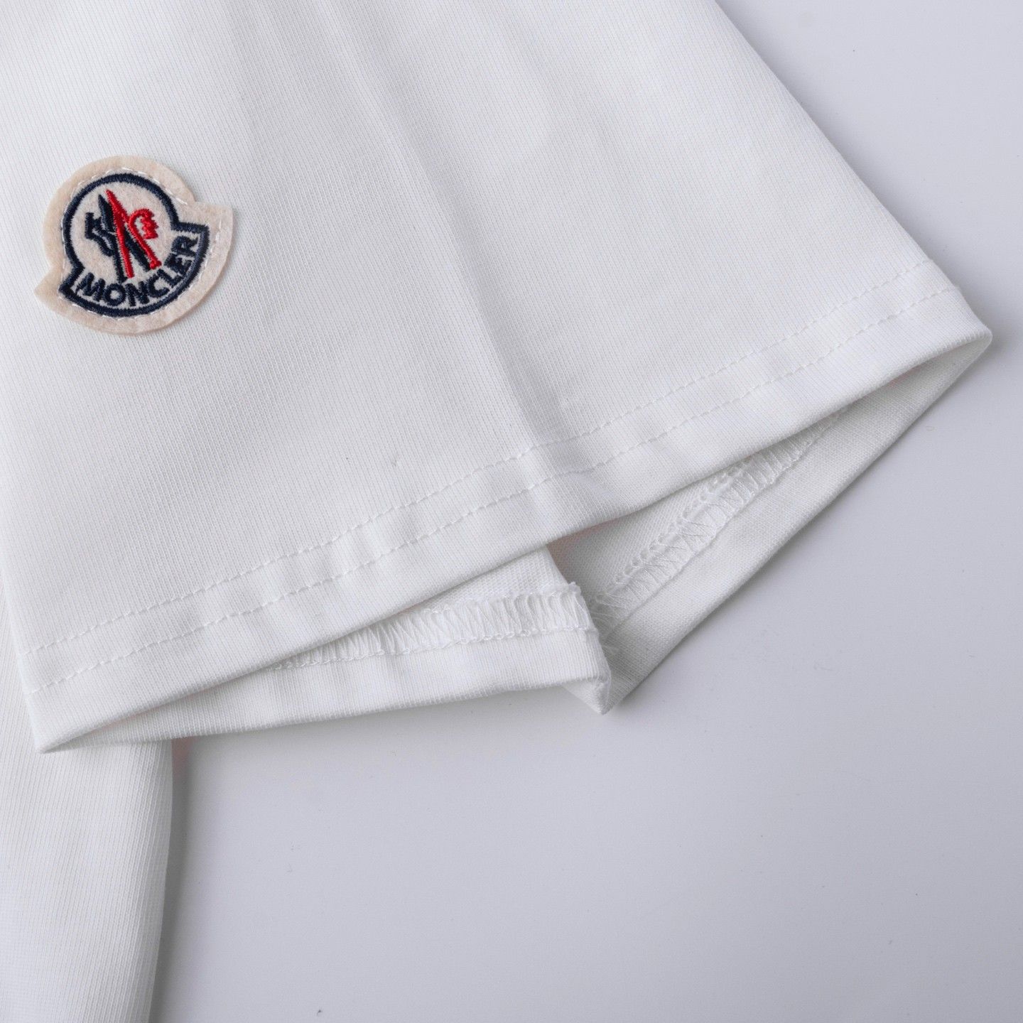 モンクレール 半袖Tシャツ メンズ レディース コットン A30623