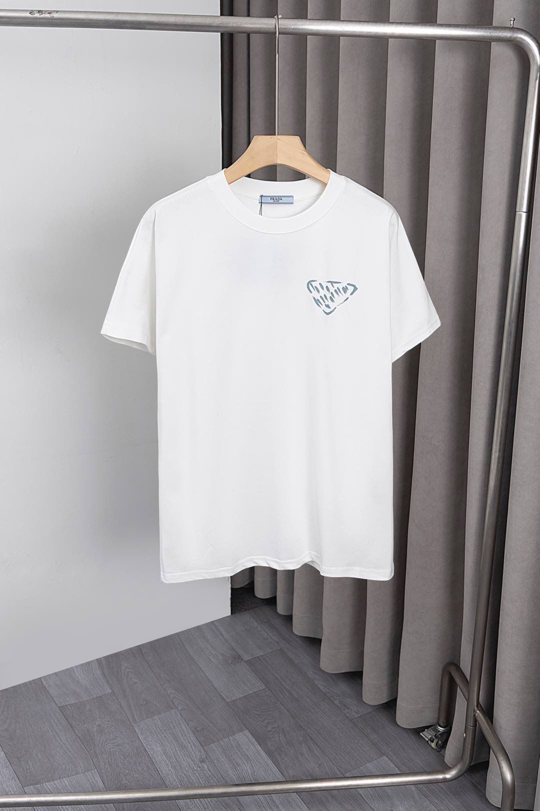 プラダ 半袖tシャツ プリント カジュアル A30621