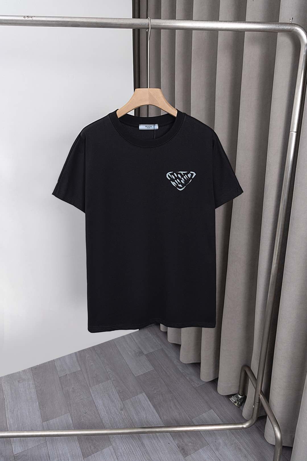 プラダ 半袖tシャツ プリント カジュアル A30621